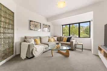 1 Taramea Rise, Pyes Pa