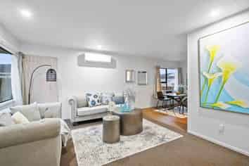 2/17 Anglers Way, Wattle Downs