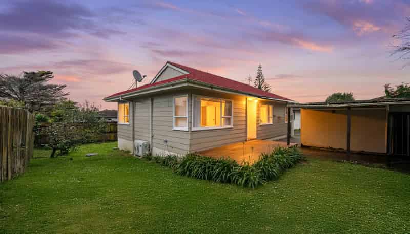 2/17 Anglers Way, Wattle Downs
