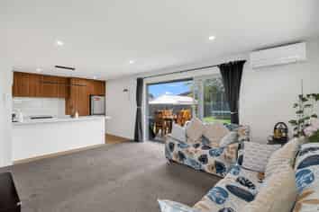 7 Newhaven Street, Burwood