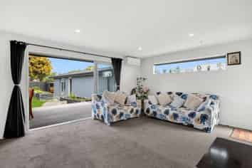 7 Newhaven Street, Burwood