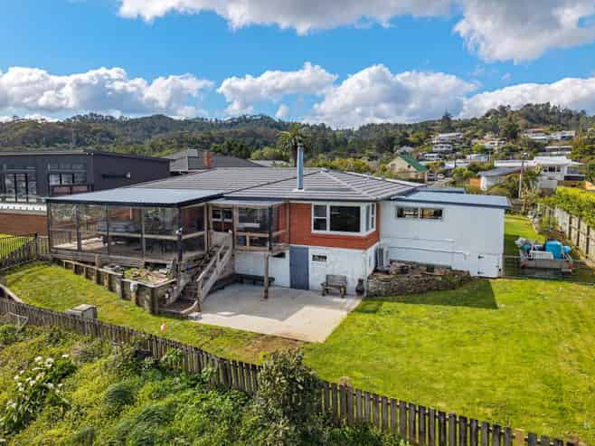25 Memorial Drive, Parahaki