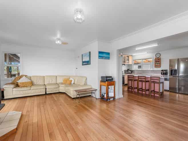 25 Memorial Drive, Parahaki