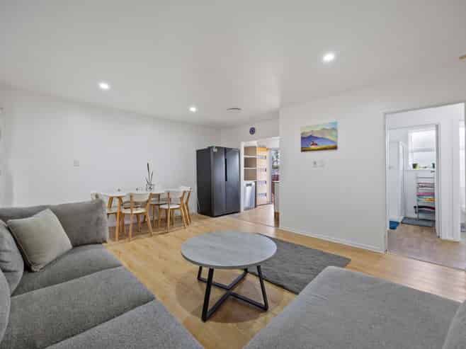 20B Dale Crescent, Pakuranga