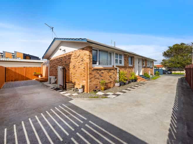 20B Dale Crescent, Pakuranga
