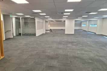 Rare Large-Format Office in Premium Business Park