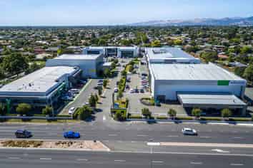 Rare Large-Format Office in Premium Business Park