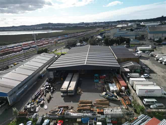 Large Canopy and Yard with High-Stud Warehouse