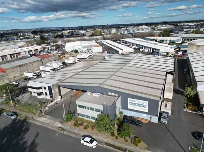 Large Canopy and Yard with High-Stud Warehouse