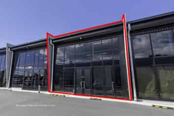 Tenanted investment in Mount commercial zone