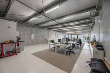 Tenanted investment in Mount commercial zone