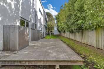 Exclusive Office Space Now Available – Airport Business Park