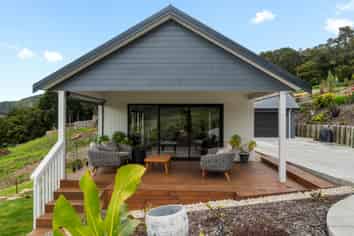 8 Watercourse Way, Tikipunga
