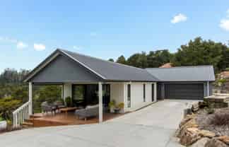 8 Watercourse Way, Tikipunga