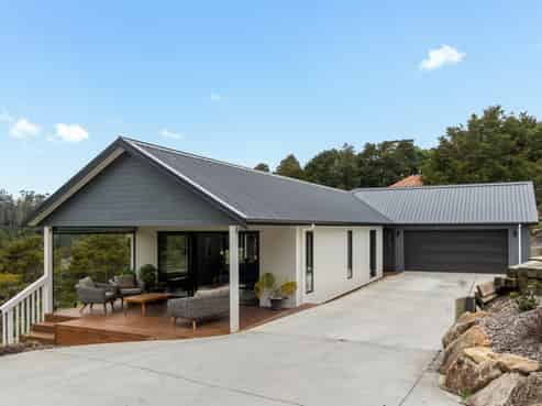 8 Watercourse Way, Tikipunga