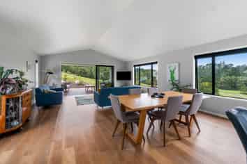 8 Watercourse Way, Tikipunga