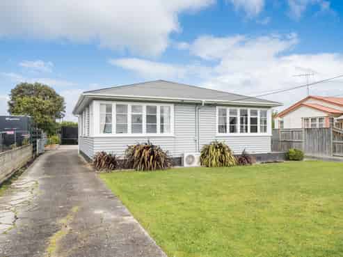 32 Taylor Avenue, Feilding