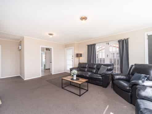 32 Taylor Avenue, Feilding