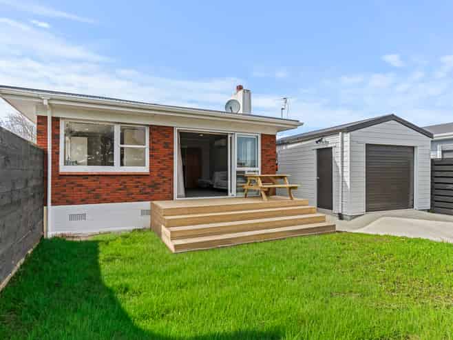 18 Riversdale Drive, Merrilands