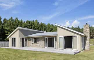 4894 Hampden-Palmerston Road, Shag Point