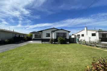 61 Tay Street, Mosgiel