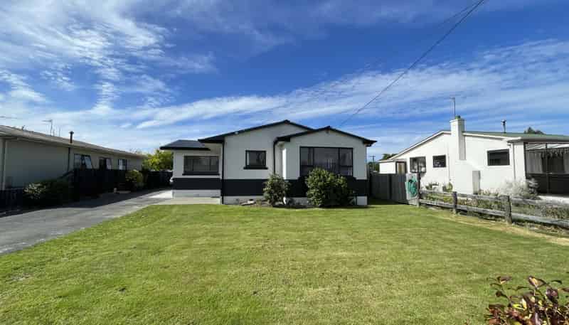 61 Tay Street, Mosgiel