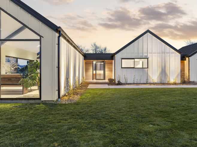 3072 Cambridge Road, Cambridge