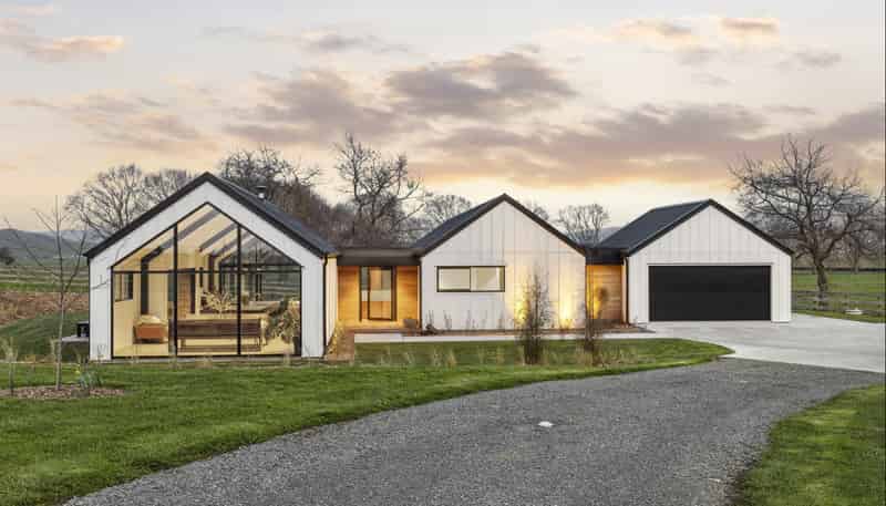 3072 Cambridge Road, Cambridge