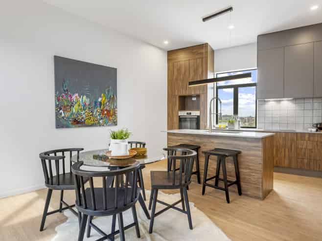 83 Bearing Parade, Long Bay