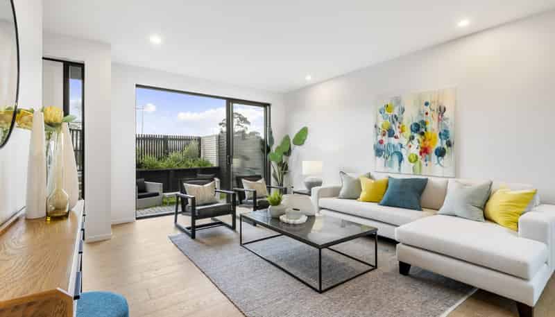 83 Bearing Parade, Long Bay