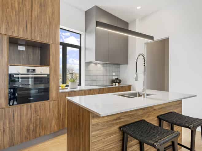 83 Bearing Parade, Long Bay