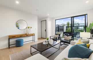 83 Bearing Parade, Long Bay