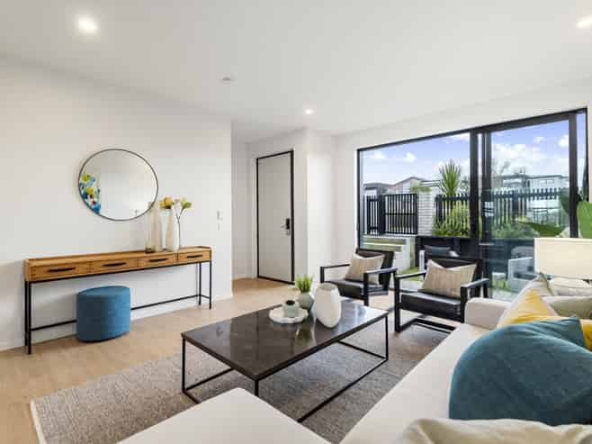 83 Bearing Parade, Long Bay