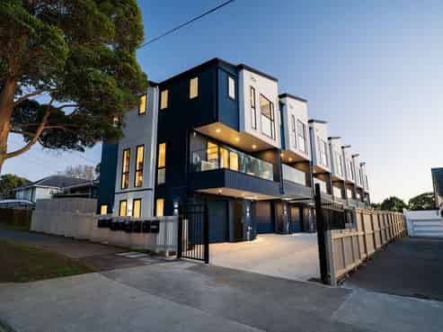 182 Tripoli Road, Point England