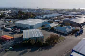 Flexible - warehouse, office and yard