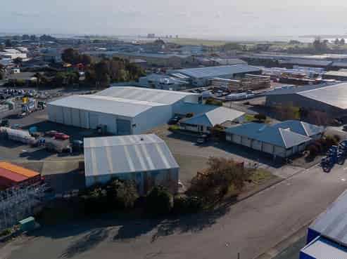 Flexible - warehouse, office and yard
