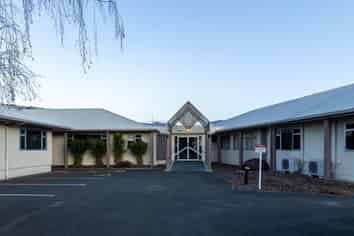 Large office space available now