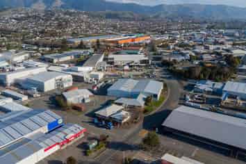 Flexible - warehouse, office and yard