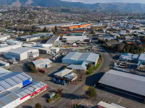 Flexible - warehouse, office and yard