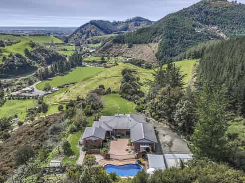 8 Lee Valley Road, Brightwater