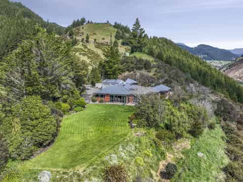 8 Lee Valley Road, Brightwater