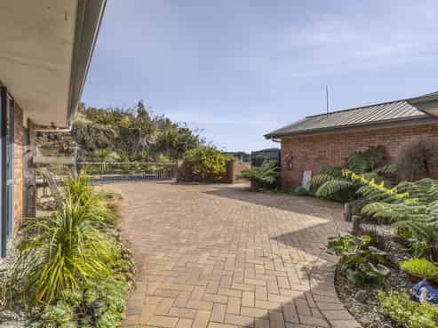 8 Lee Valley Road, Brightwater