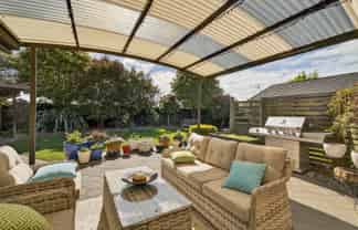 4 Windward Lane, Bromley