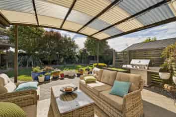 4 Windward Lane, Bromley