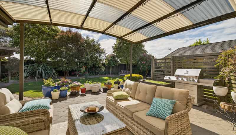 4 Windward Lane, Bromley