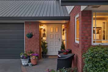 4 Windward Lane, Bromley