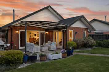 4 Windward Lane, Bromley