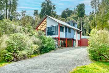 17 Korua Street, Moana / Lake Brunner