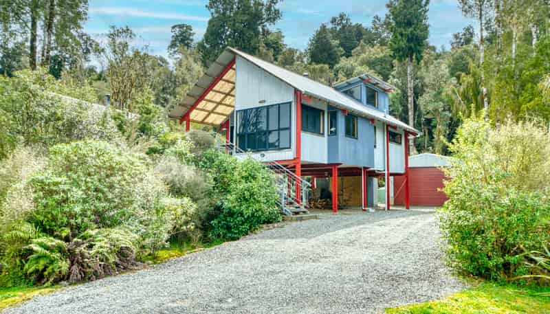 17 Korua Street, Moana / Lake Brunner