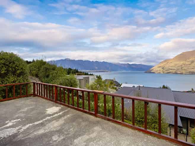 68 Wynyard Crescent, Fernhill